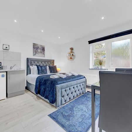 Heathrow Stays - Fawns Manor Hillingdon Dış mekan fotoğraf