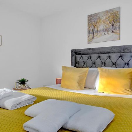 Heathrow Stays - Fawns Manor Hillingdon Dış mekan fotoğraf