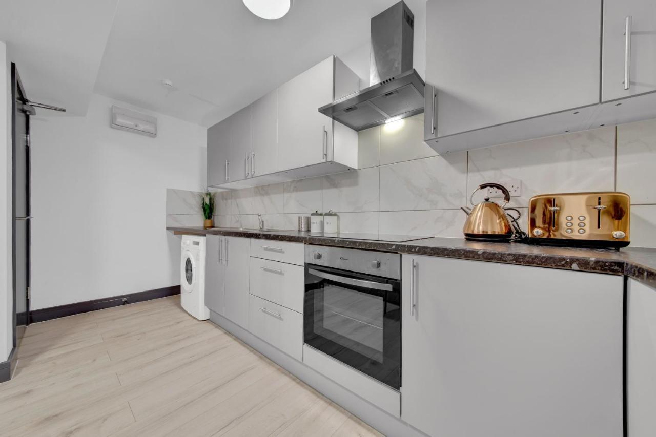 Heathrow Stays - Fawns Manor Hillingdon Dış mekan fotoğraf