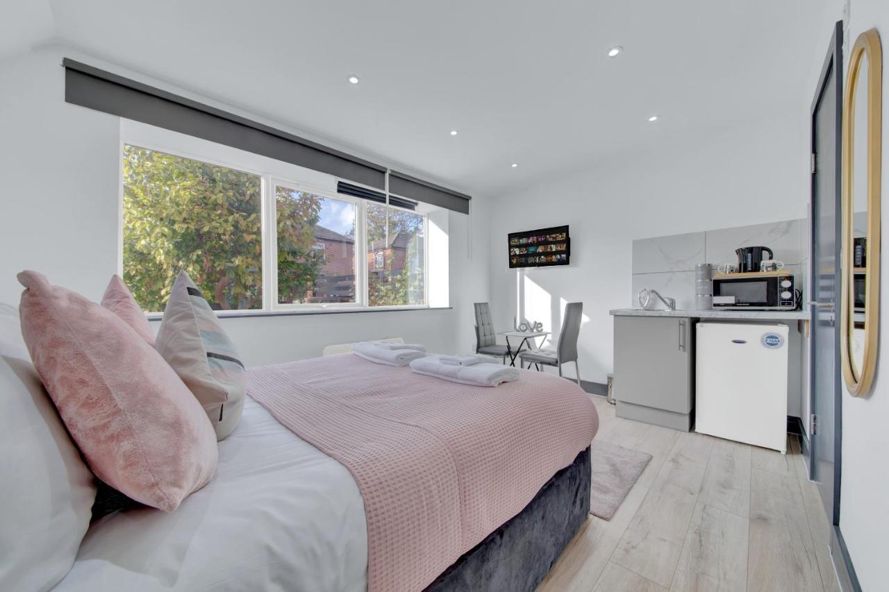 Heathrow Stays - Fawns Manor Hillingdon Dış mekan fotoğraf