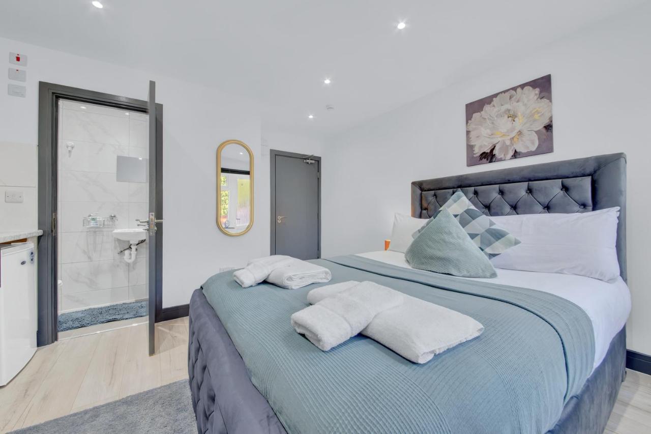 Heathrow Stays - Fawns Manor Hillingdon Dış mekan fotoğraf