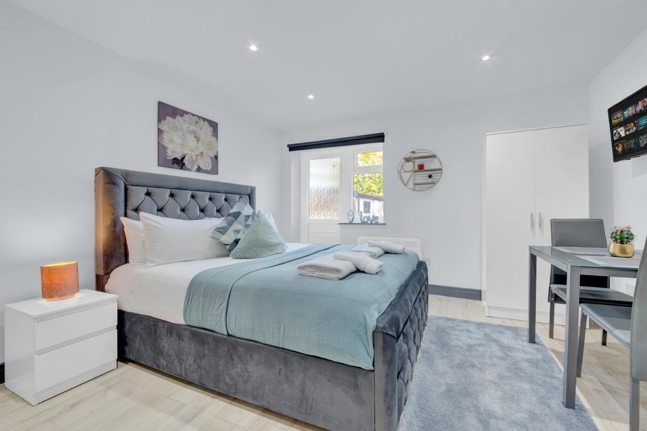 Heathrow Stays - Fawns Manor Hillingdon Dış mekan fotoğraf