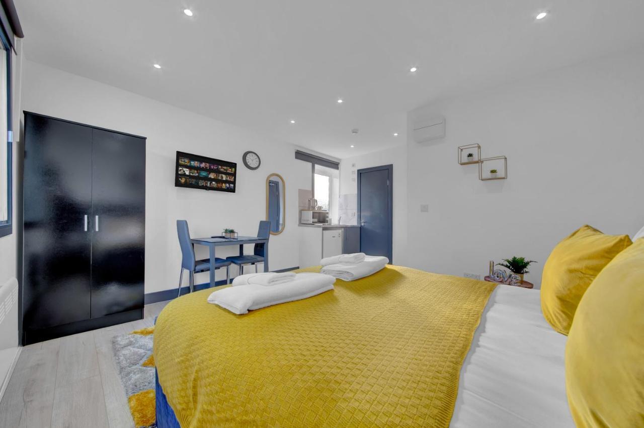 Heathrow Stays - Fawns Manor Hillingdon Dış mekan fotoğraf
