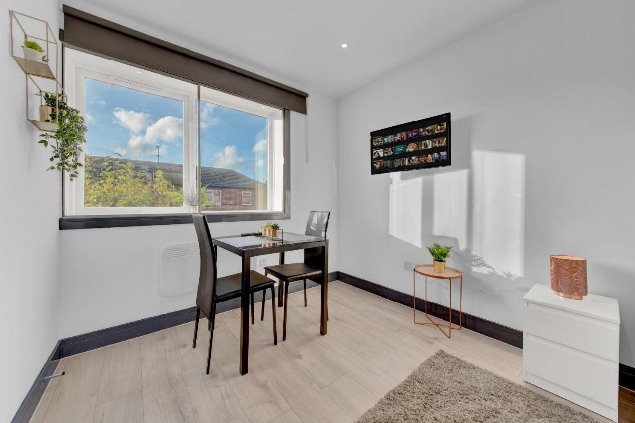 Heathrow Stays - Fawns Manor Hillingdon Dış mekan fotoğraf