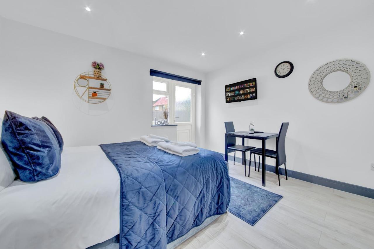 Heathrow Stays - Fawns Manor Hillingdon Dış mekan fotoğraf